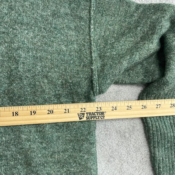 NEW Legendary outfitters Women's Sweater M Soft and Cozy Crewneck Green - Picture 7 of 10
